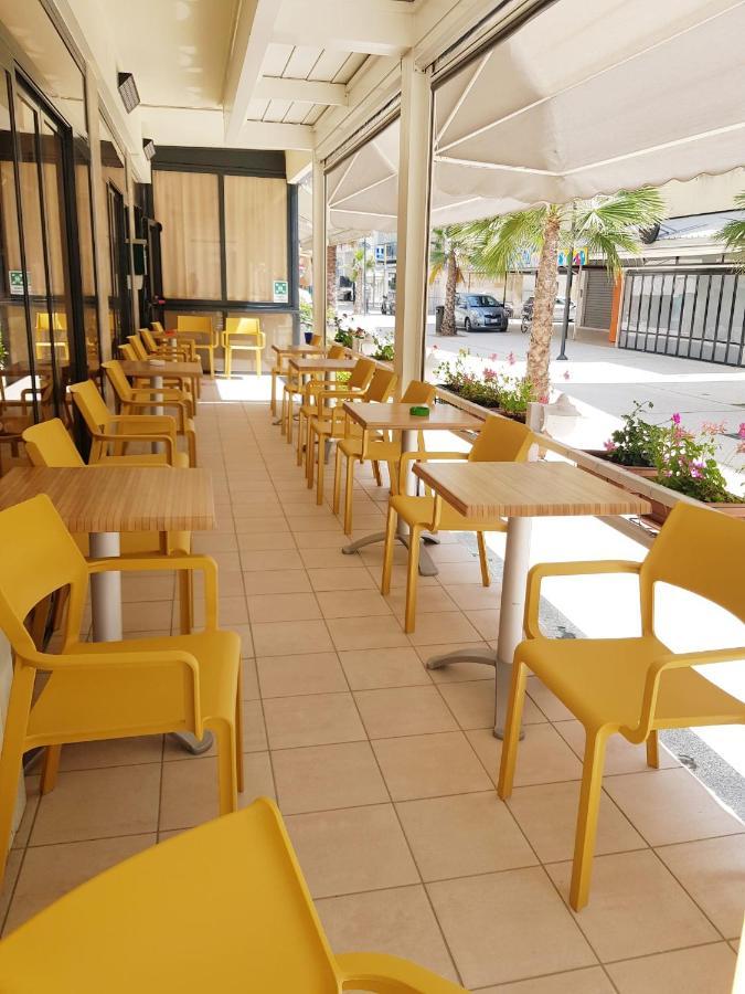 Hotel La Plage 卡托利卡 外观 照片