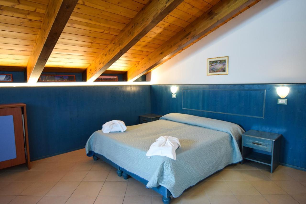 Hotel La Plage 卡托利卡 外观 照片