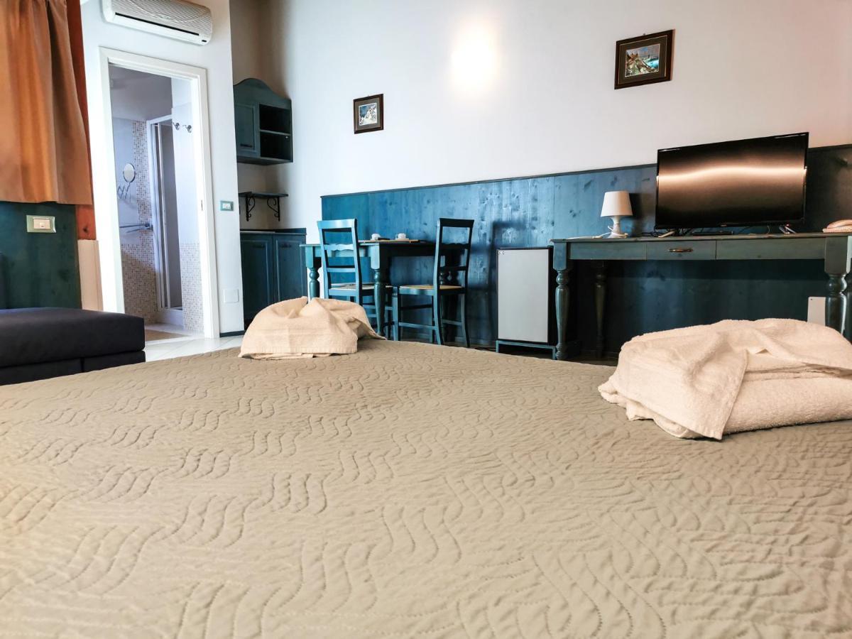Hotel La Plage 卡托利卡 外观 照片