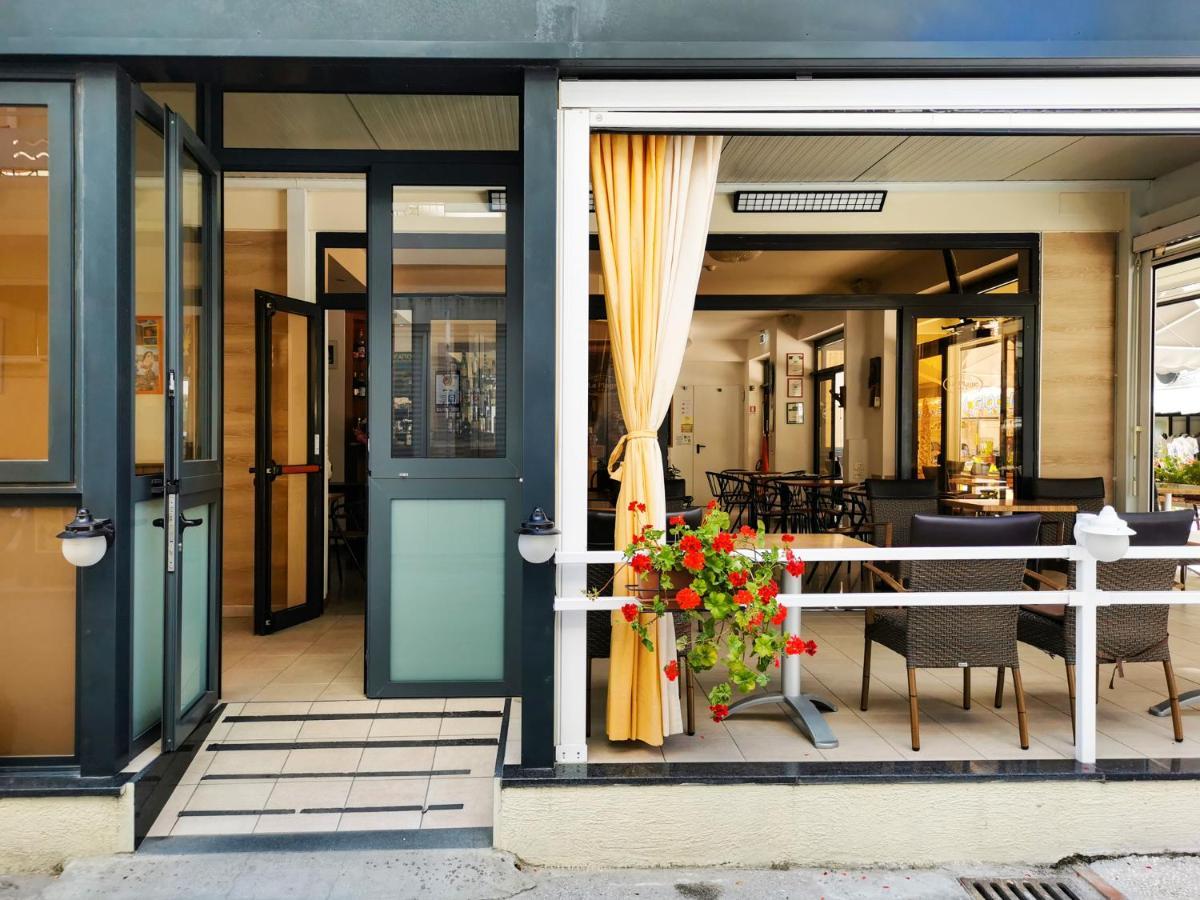 Hotel La Plage 卡托利卡 外观 照片