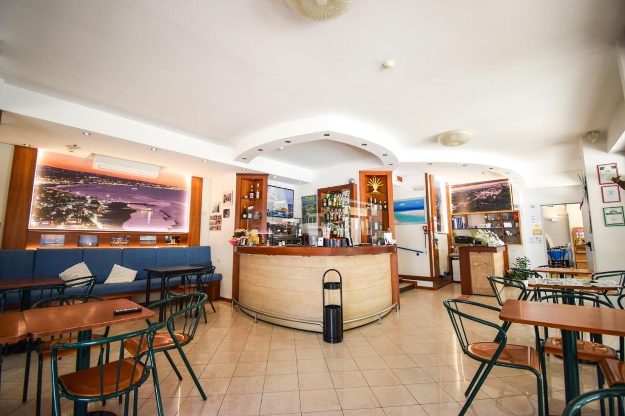 Hotel La Plage 卡托利卡 外观 照片