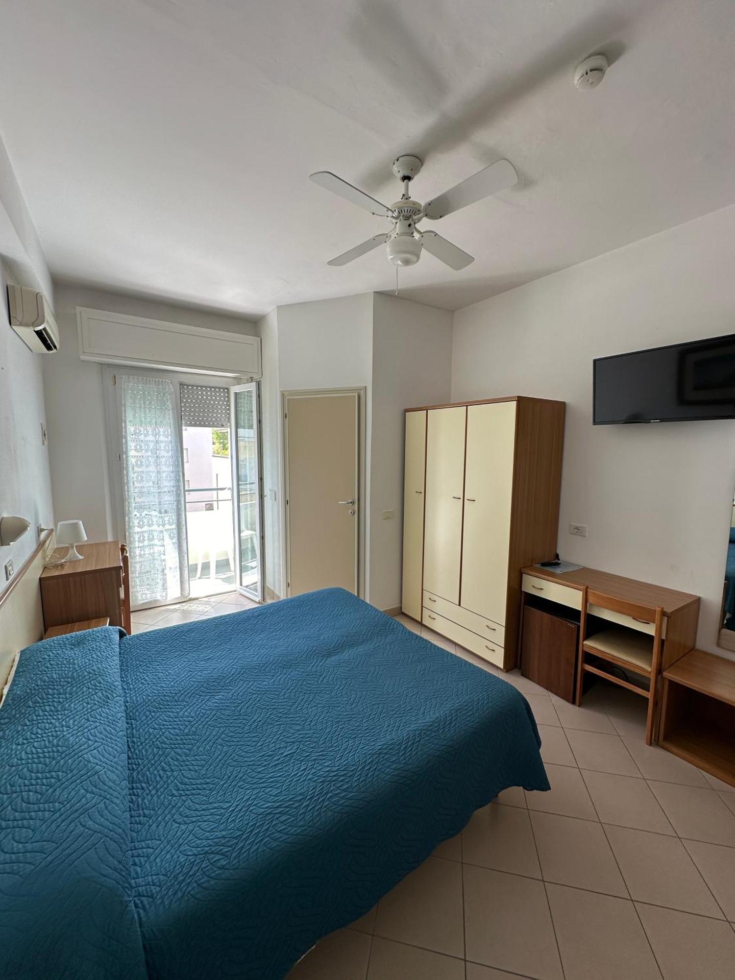 Hotel La Plage 卡托利卡 外观 照片