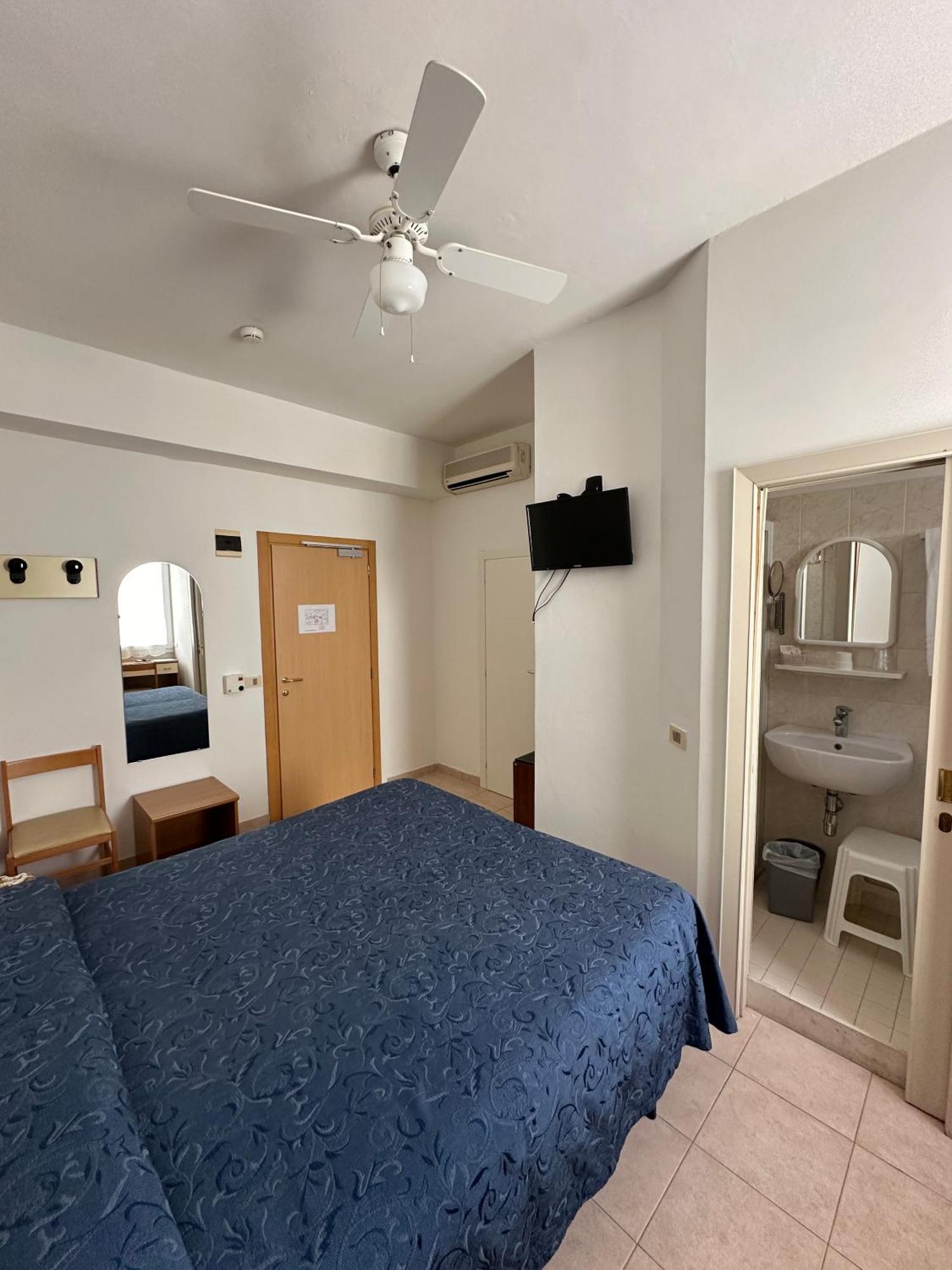 Hotel La Plage 卡托利卡 外观 照片